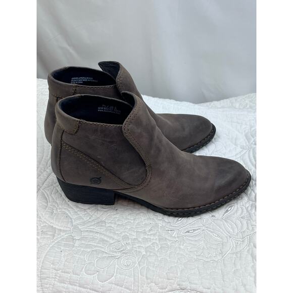 Born Women's Size 7.5 Tan Leather Low Heel Slip On Ankle Booties - Picture 10 of 11